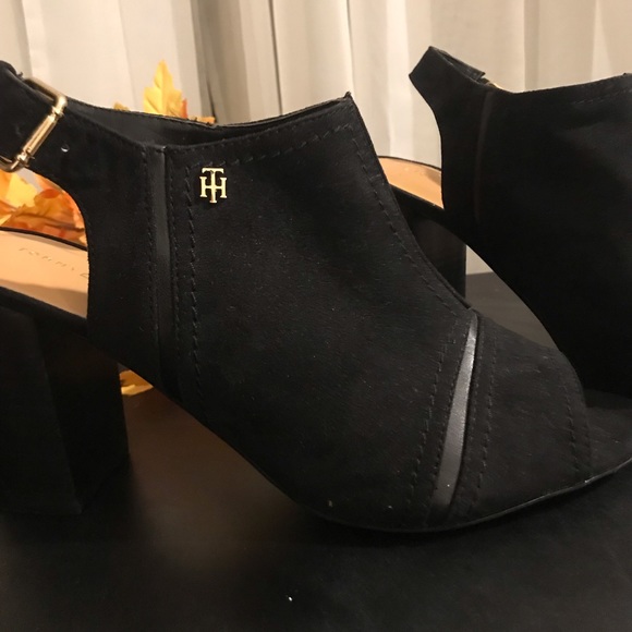 🍁Tommy Hilfiger Black suedish Peep toe booties🍁 - Picture 3 of 8